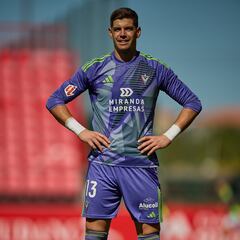 Raúl Fernández vive una segunda juventud en el Mirandés