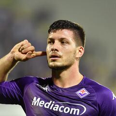 Jovic clasifica a la Fiorentina marcando un doblete