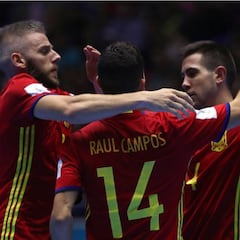 España cumple el trámite y cierra la primera fase con pleno