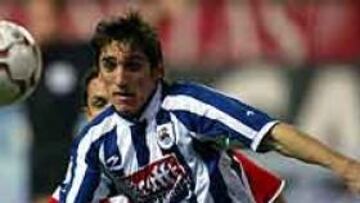 <b>TITULAR.</B> El turco Tayfun está jugando como titular debido a la lesión de Karpin.