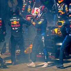 Llamas en el Red Bull de Verstappen: “El freno se bloqueó”
