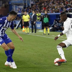 "Cuando los rivales juegan con cinco atrás tienes carril más largo para atacar"