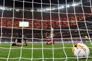 4-1. Eden Hazard marc¨® el cuarto gol.