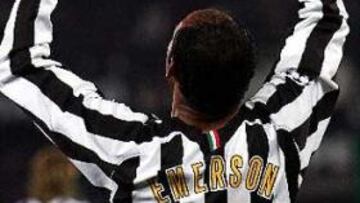 <b>ELOGIA A 'DINHO'.</b> El centrocampista de la Juventus cuenta con un aliado de lujo en la selección brasileña.