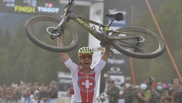Schurter agranda su leyenda con David Valero und¨¦cimo