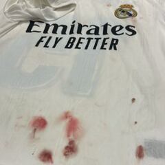 Mina Bonino muestra cómo quedó la camiseta de Valverde tras el derbi: “¿Vienes de la guerra?”