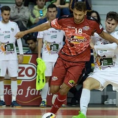 El Segovia sorprende a ElPozo y suma su primer triunfo