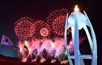 Futurista y colorida ceremonia de clausura de los Juegos Olímpicos de Invierno disputados en PyeongChang (Corea del Sur).