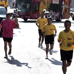 El olímpico mexicano Gerardo Alcalá presentó su libro "Correr a Fondo"