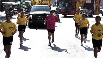 El olímpico mexicano Gerardo Alcalá presentó su libro "Correr a Fondo"