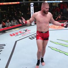 Blachowicz reclama pelear por el título tras la lesión de Rakic