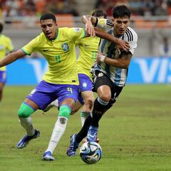 Why was kick-off delayed in the Brazil vs Argentina U-17 World Cup quarter-final game?