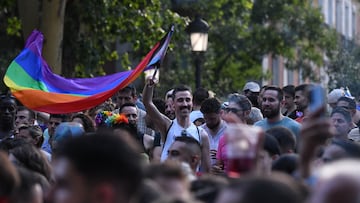 Fiestas Orgullo Gay en Madrid 2024: horarios y lugares de los desfiles, cabalgatas y conciertos de MADO	