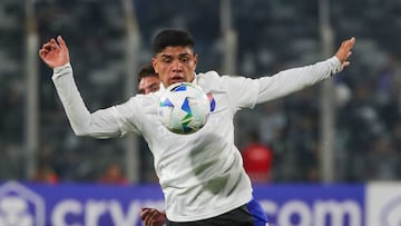 Las razones que tienen a Aquino cuestionado en Colo Colo y sus diferencias con Palacios