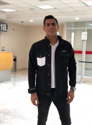 Debut: 30 de octubre de 1993
Retiro: 19 de diciembre de 2014
Estuvieron en Selección Mexicana en el Mundial de Corea y Japón 2002.