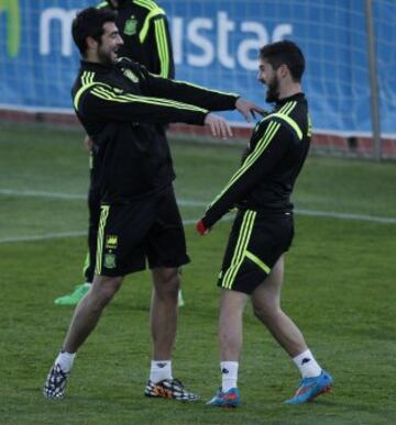 Segundo día. Albiol e Isco.