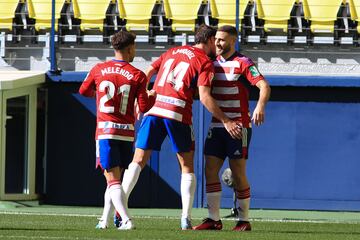 El delantero israelí tardó tres minutos y decirle a Uzuni aquí estoy yo. El primer gol como nazarí fue muy bueno y le permitió a su afición ilusionarse con su ataque. 