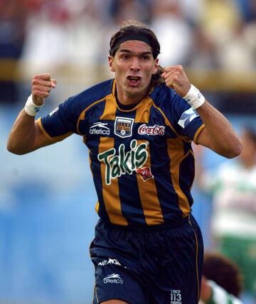 Estas son las 29 camisetas que ha vestido el 'Loco' Abreu