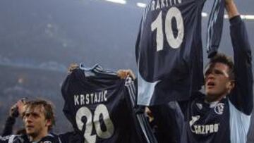 <strong>DEDICATORIA.</strong> Los alemanes consiguieron la clasificación para octavos de final y lo celebraron con la afición.