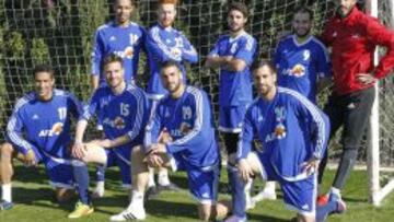 Los nueve jugadores que han jugado en el extranjero posan para AS.