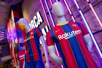 El club catalán ha sacado a la venta la que será la nueva equipación para la temporada que viene (2020/21). Está inspirada en la década de los años 20 del club.