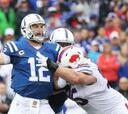 Andrew Luck se estrella contra la defensa de los Buffalo Bills