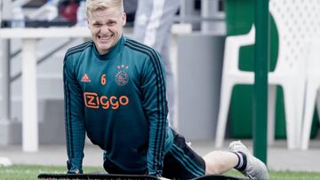 Van de Beek, durante un entrenamiento con el Ajax en Qatar.