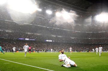 Benzema marcó los dos goles locales del empate a dos contra los franceses. En la imagen, el 1-0.