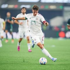 Santiago Giménez: Queremos poner el nombre de México en alto