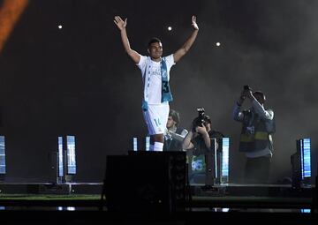 Real Madrid celebrate 
CASEMIRO