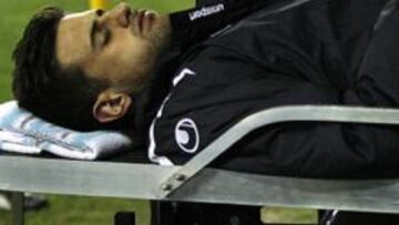 <b>ROTO. </b>Javi Márquez fue retirado en camilla el sábado de Cornellà-El Prat, después de fracturarse el peroné de la pierna derecha.
