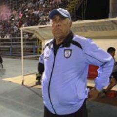 Acosta tuvo fuerte altercado con el delantero Martín Gómez