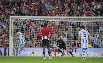 1-3. Mikel Oyarzabal marcó el tercer gol de penalti.