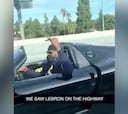 Se encuentran a LeBron en la carretera con un auto de US$1 millón y los saluda de vuelta