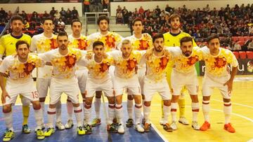 Adolfo lidera con un doblete el festín de una 'joven' España