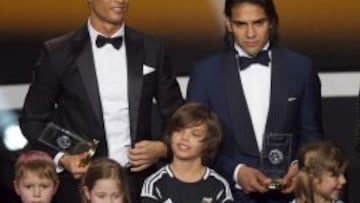 Cristiano y Falcao, en la gala FIFA de 2012.