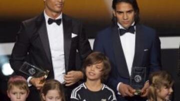 Cristiano y Falcao, en la gala FIFA de 2012.