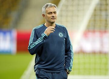 'The Special One'. Así se denominó José Mourinho el día de su presentación como nuevo entrenador del Chelsea en el verano de 2004. Ese año había ganado la Champions con el Oporto al Mónaco. Con el conjunto londinense estaría en dos ocasiones: la primera, la referida a la campaña 2004-05 hasta la temporada 2006-07, logrando 124 victorias en 185 encuentros. Regresaría en 2013 para estar dos campañas más, hasta 2015: logró 80 triunfos en 136 encuentros en esta segunda etapa. En el Madrid estaría desde 2010 hasta 2013: logró 128 triunfos en 178 encuentros.