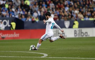 Isco scores a fantastic free-kick. (0-1)