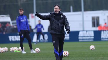 Vicente Moreno durante un entrenamiento