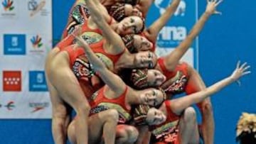 <b>COMPOSICIÓN. </b>Las chicas de sincro, con sus bañadores de luces.