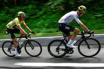 Geraint Thomas sigue a Chris Froome.