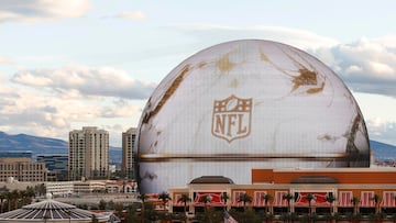 Las Vegas (United States), 07/02/2024.- The NFL logo is displayed on the Las Vegas Sphere in Las Vegas, Nevada, USA, 07 February 2024. The AFC champion Kansas City Chiefs will face the NFC champion San Francisco 49ers in Super Bowl LVIII at Allegiant Stadium in Las Vegas, Nevada, on 11 February 2024. EFE/EPA/CAROLINE BREHMAN
