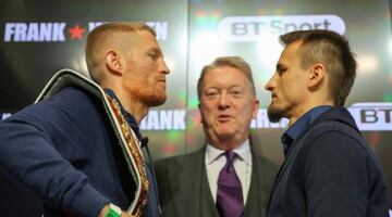 Terry Flanagan y Petr Petrov durante la rueda de prensa previa al combate en el Manchester Arena.