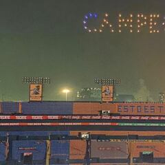 Tigres festeja con drones en el 'Volcán' el título de Concachampions