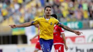 Las Palmas resuelve al final ante un Sporting que no se rindió