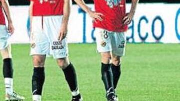 <b>DESESPERADOS. </b>Portillo, Buades, Juan Díaz y Mingo se quedaron tocados cuando el Mallorca hizo el tercero, el de la victoria.