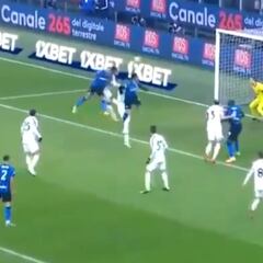 ¡Gigante!: el espectacular cabezazo de Vidal ante la Juve