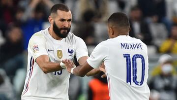 Soccer Football - Nations League - Semi Final - Belgium v France - Allianz Stadium, Turin, Italy - October 7, 2021 France's Karim Benzema celebrates scoring their first goal with Kylian Mbappe REUTERS/Massimo Pinca