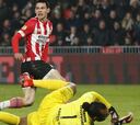Hirving Lozano asegura el liderato del PSV Eindhoven